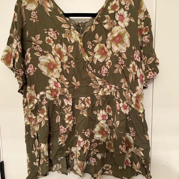 Tops - Floral Green Women's Top